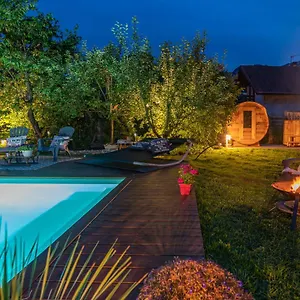 https://hygge-lodge-annecy.hotels-rhonealpes.com