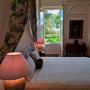 https://le-manoir-de-lisle.midi-pyreneeshotels.com